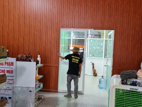 Thi công phòng khám thú y